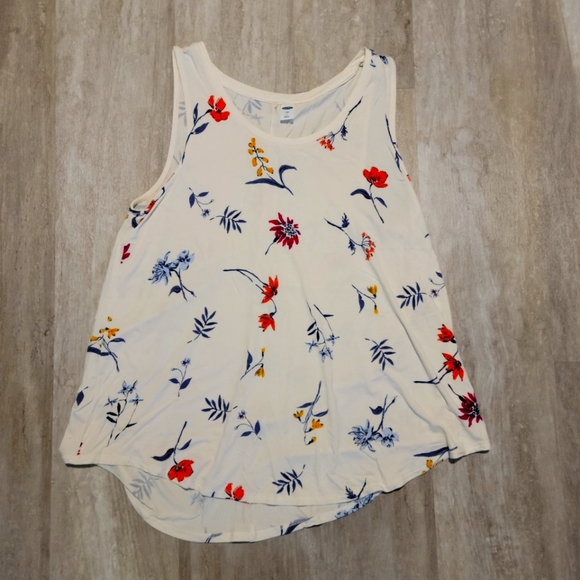 Old Navy Tops - Old Navy Cream Colored Floral Tank Top.  ♡5 For $25♡